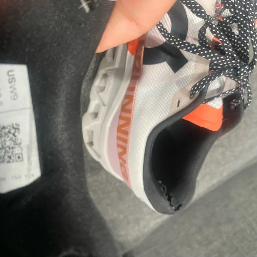 On cloud cloud monster Running Shoes - Picture 5 of 9